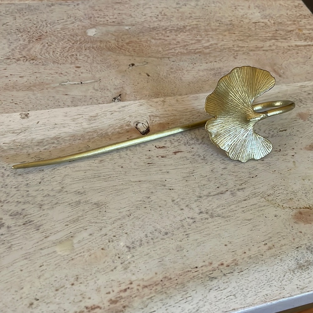 Gold Ginkgo Leaf Hair Stick - Elegant Women's Hair Accessory